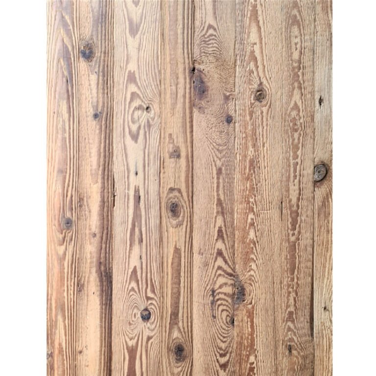 Hellbraune Altholz 3-Schichtplatte aus Fichte mit natürlicher Maserung und warmem Holzton.